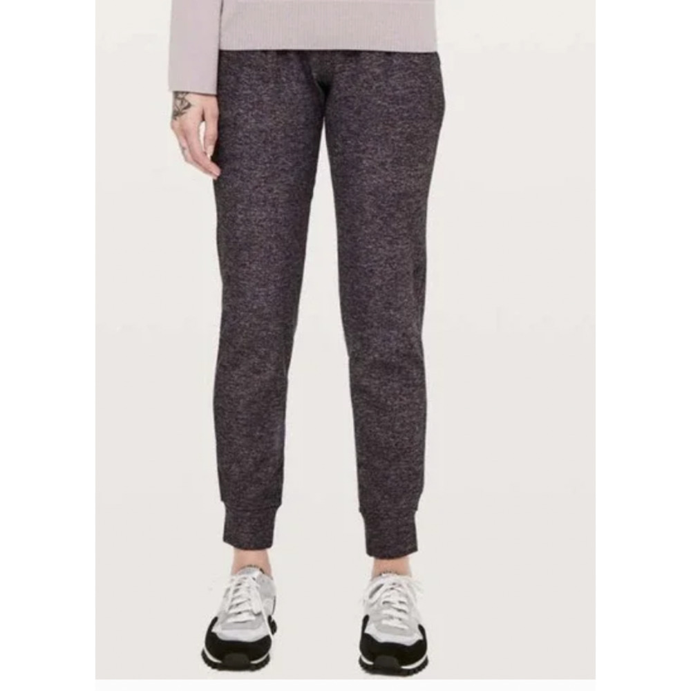 Lululemon Ready to Rulu Jogger Black/White Marled EUC sz. 6